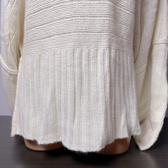 Nwt Calvin Klein Jeans Batwing Sleeve Cowl Neck Ivory Sweater (K05) - Picture 6 of 6